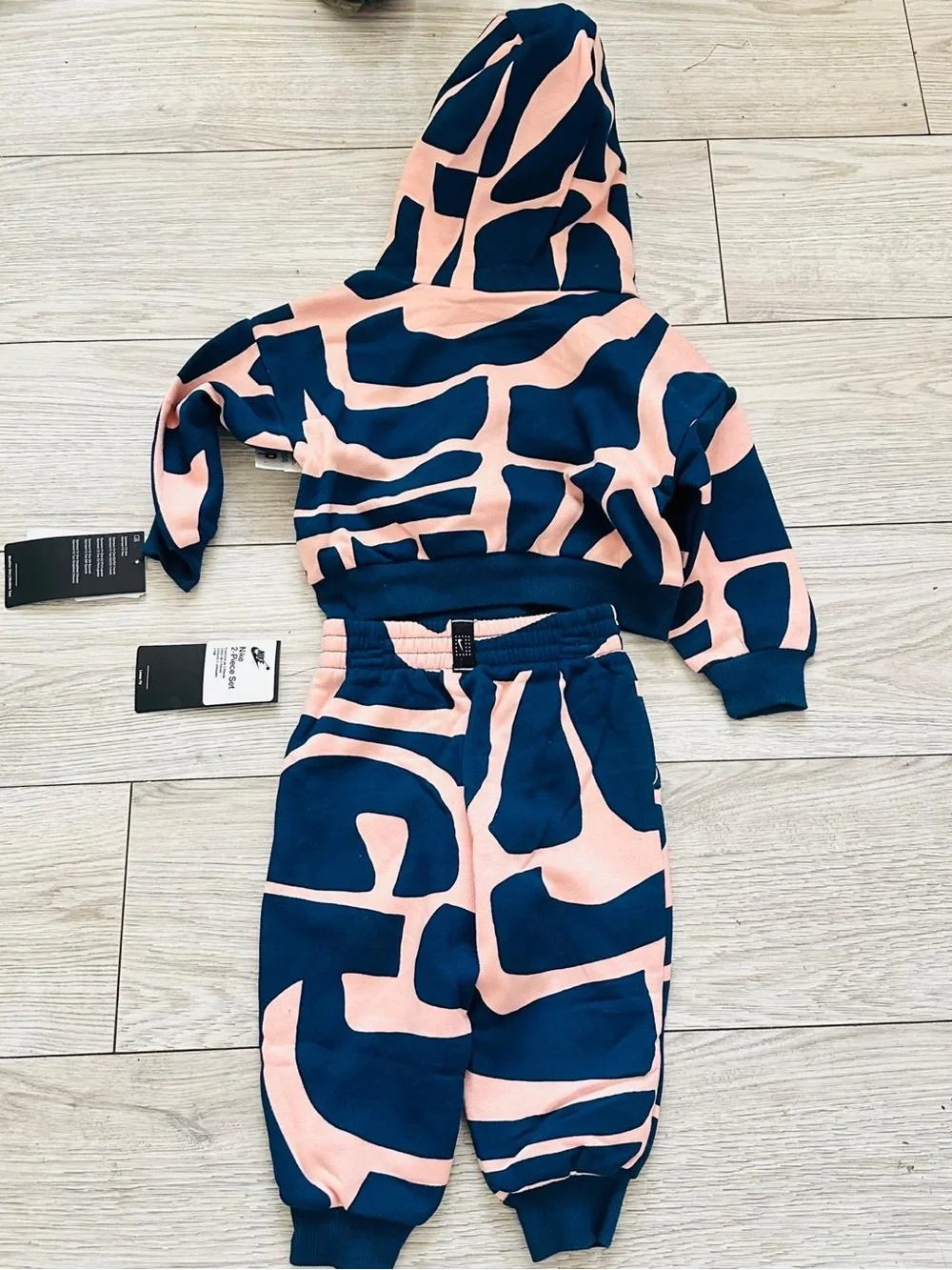Nike Kids Abstract Print Sweatpants in Pink and Navy size T3